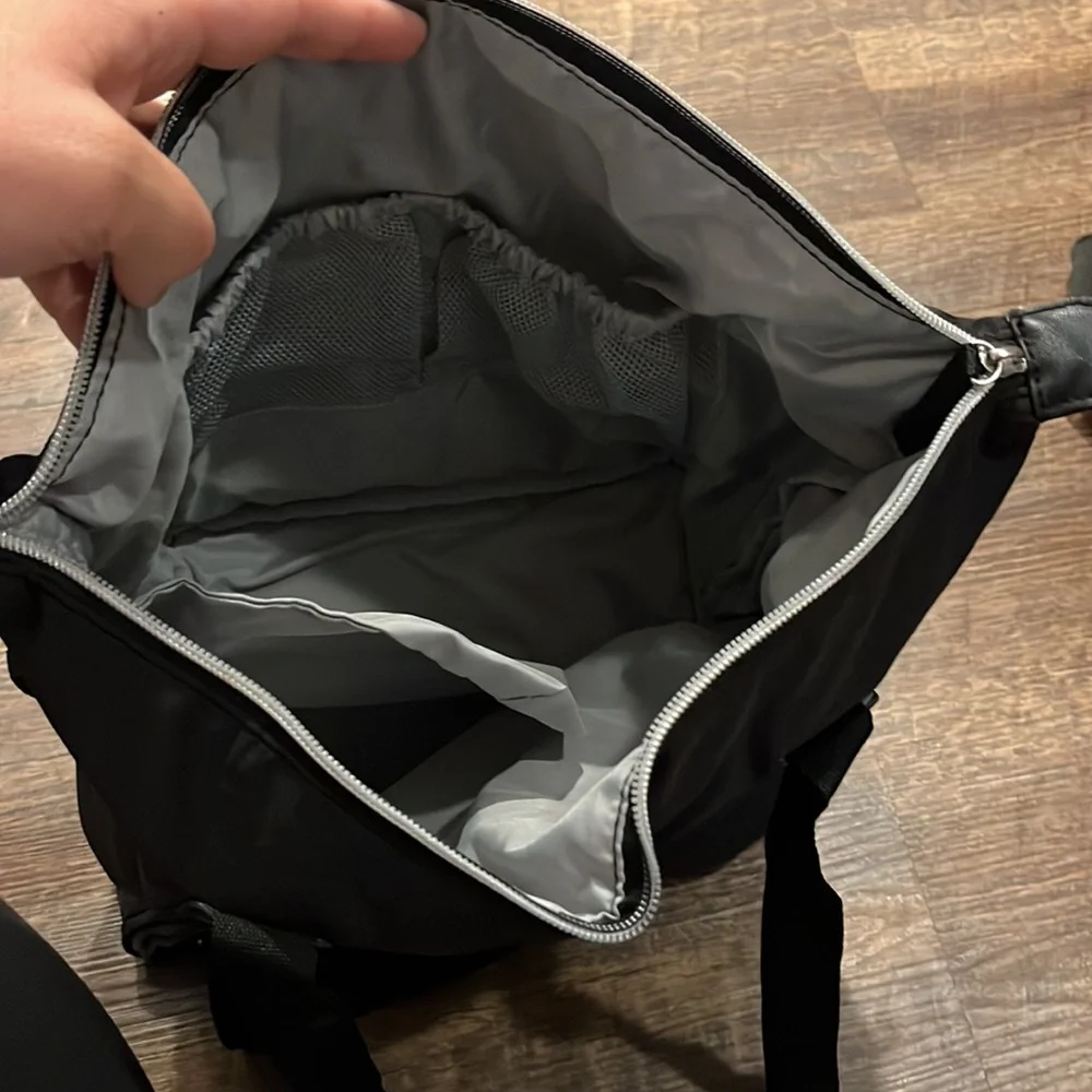 Skip hop pump bag
